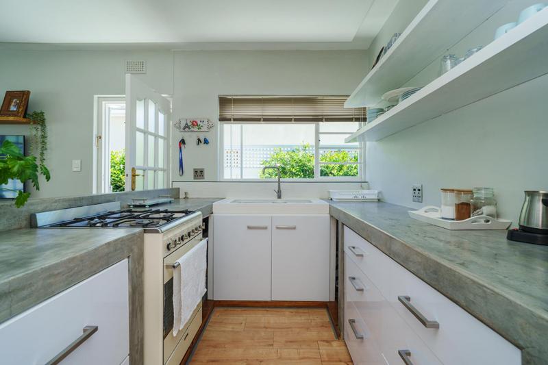 2 Bedroom Property for Sale in Harfield Village Western Cape